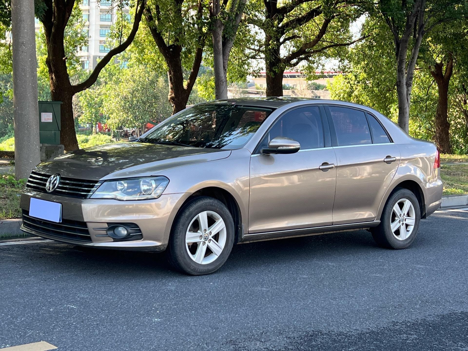 Volkswagen Bora 2014 car image 