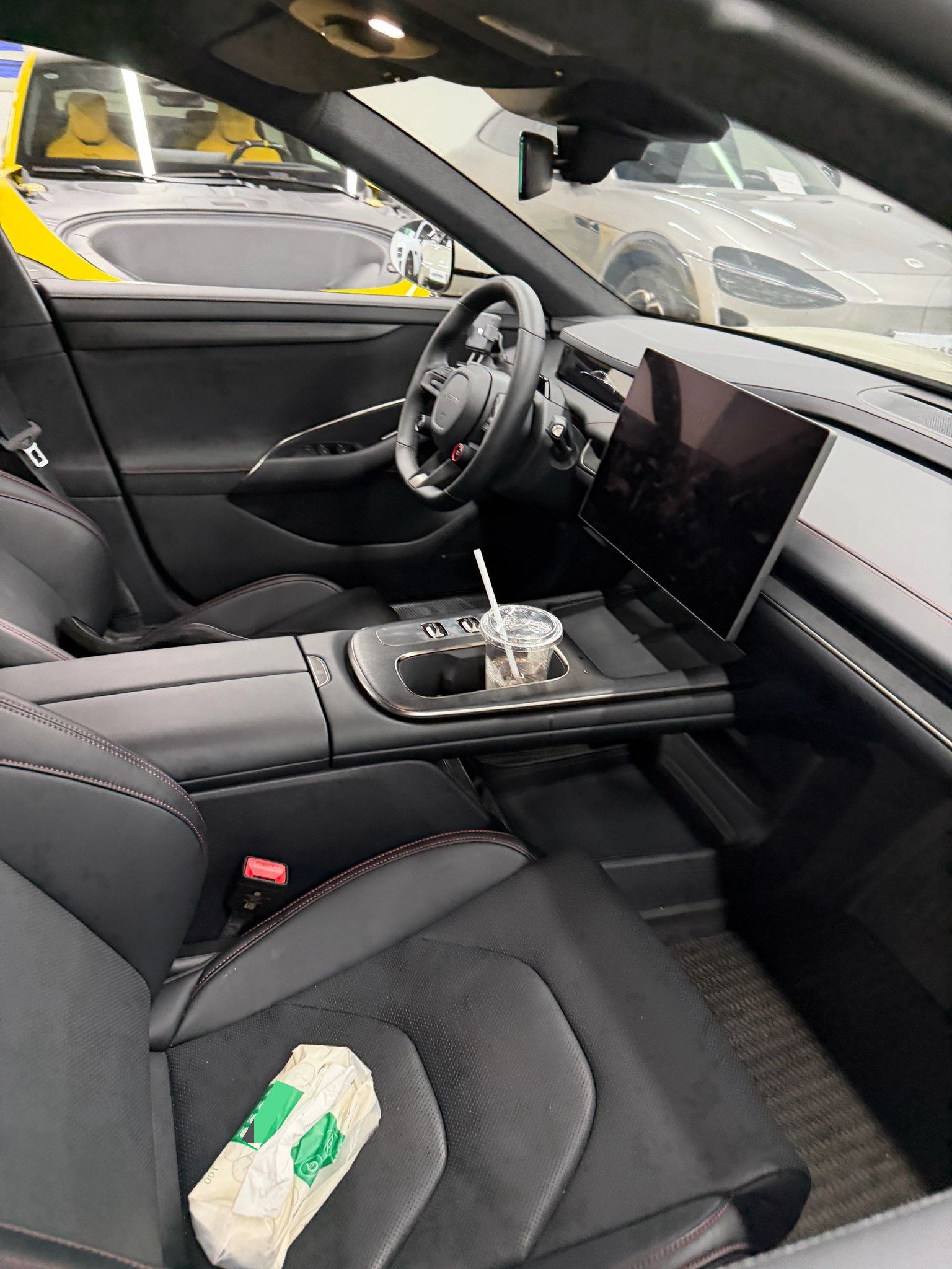 MI SU7 2024 imagen de coche #6