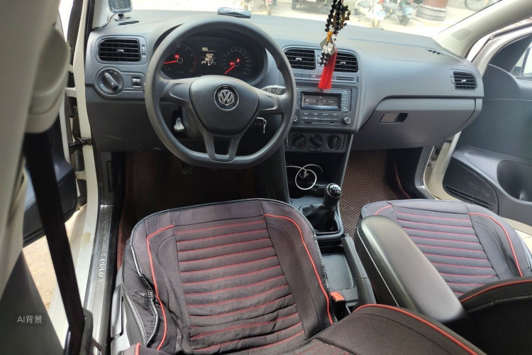 Volkswagen Polo 2016 car image #12