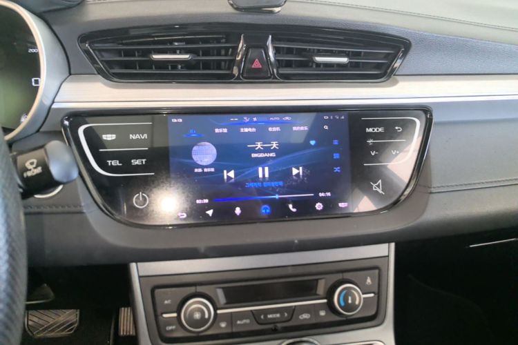 GEELY Emgrand 2019 car image #13
