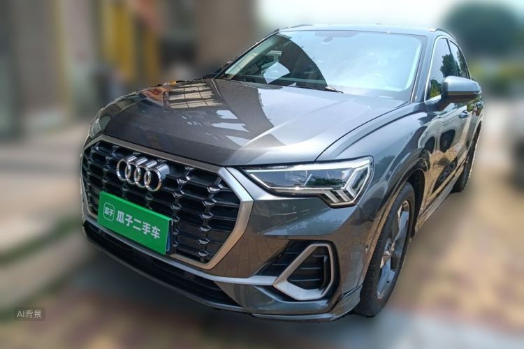 Audi Q3 2021 car image #2