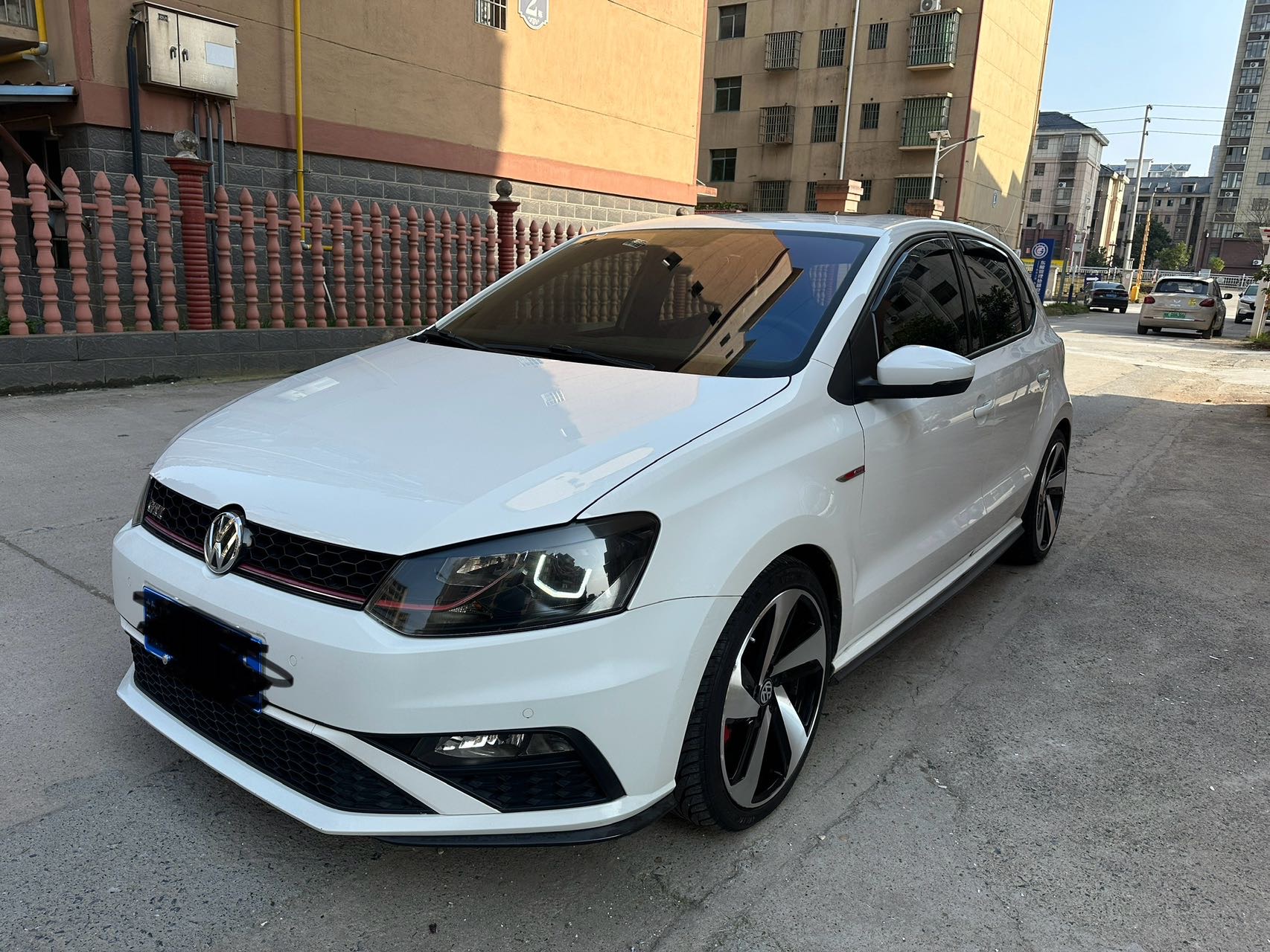 Volkswagen Polo 2016 Volkswagen Polo 2016 car image