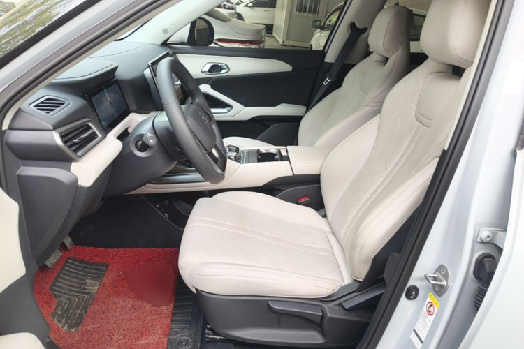 BYD YuanUP 2024 #15 BYD YuanUP 2024 car image #15