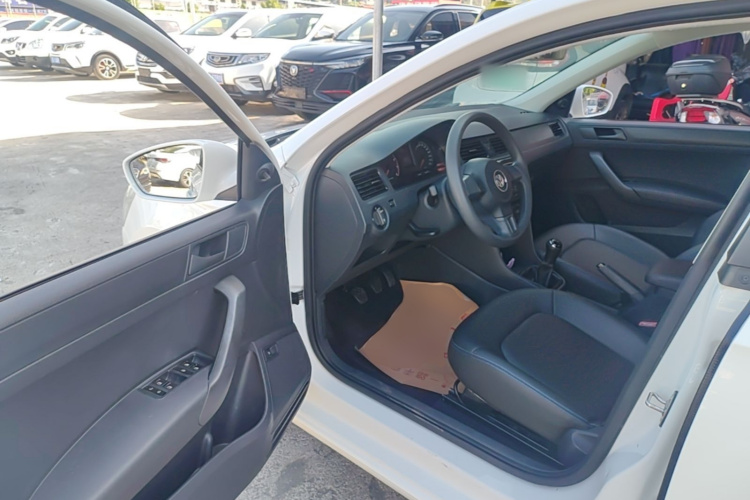 Volkswagen Santana 2016 car image #16