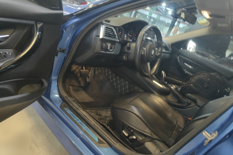 BMW 3 Series 2018 #16 BMW 3 Series 2018 car image #16