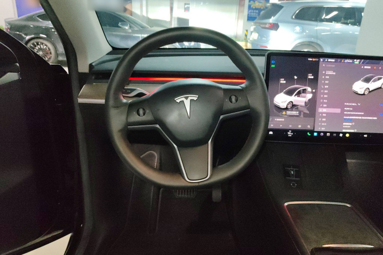 Tesla Model Y 2022 car image #15