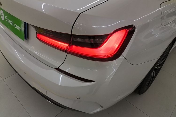 BMW 3 Series 2021 car image #8