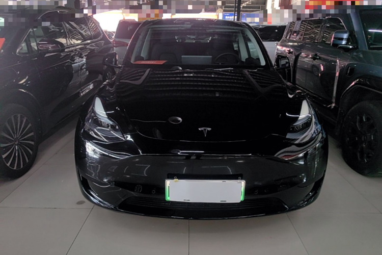 Tesla Model Y 2023 car image #3