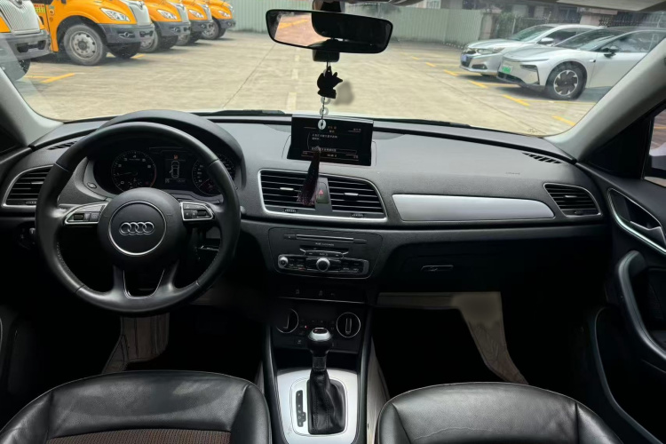 Audi Q3 2019 #13 Audi Q3 2019 car image #13