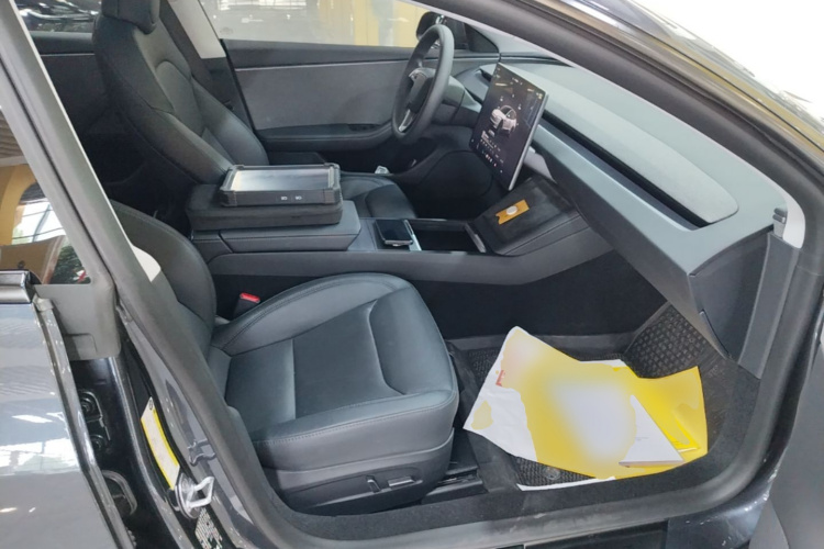 Tesla Model 3 2025 صورة سيارة #24