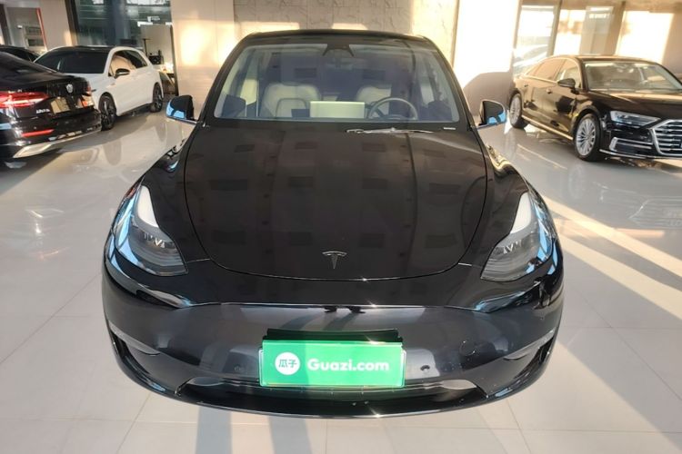 Tesla Model Y 2023 #3 Tesla Model Y 2023 car image #3