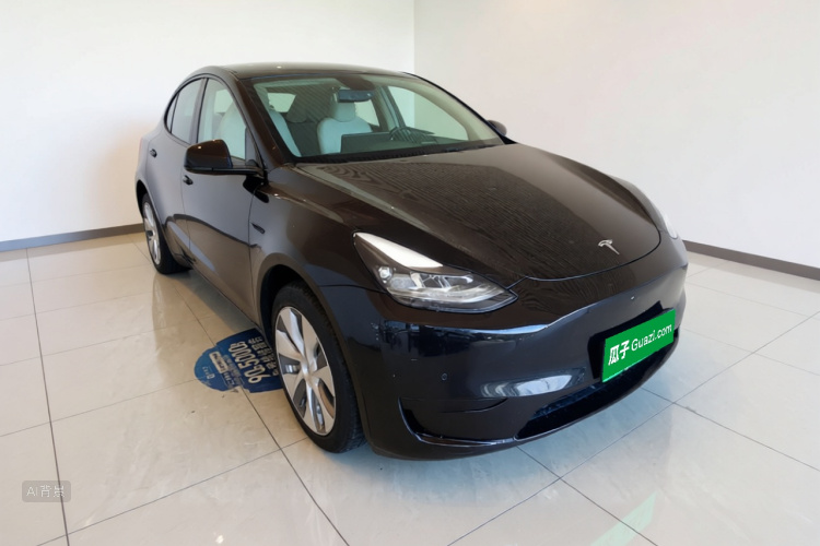 Tesla Model Y 2023 #4 Tesla Model Y 2023 car image #4