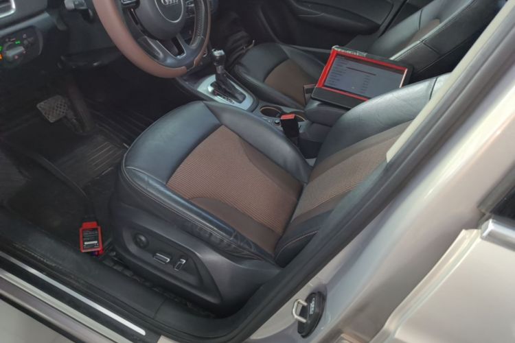 Audi Q3 2019 car image #15