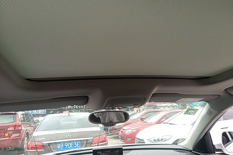 Audi Q3 2016 car image #20
