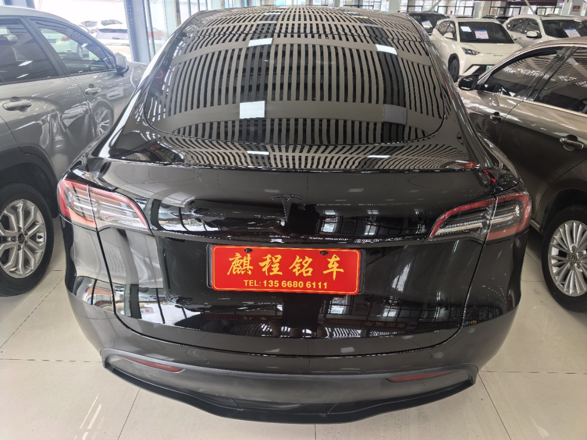 Tesla Model Y 2023 car image #4