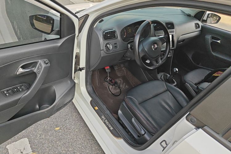 Volkswagen Polo 2016 #16 Volkswagen Polo 2016 car image #16