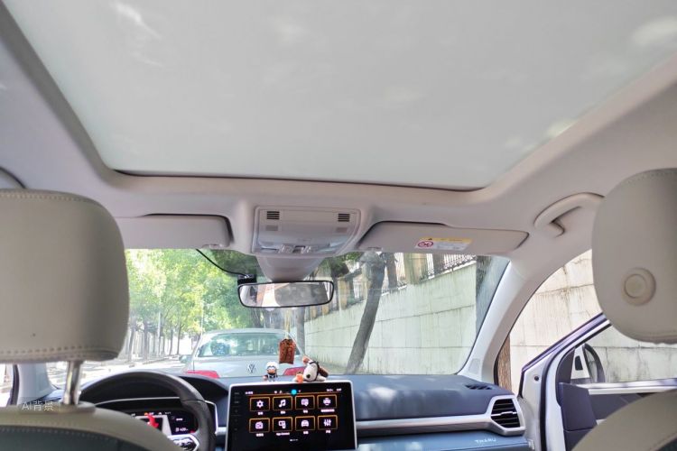 Volkswagen Tharu 2024 car image #20