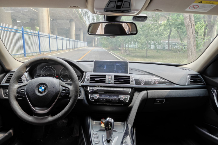 BMW 3 Series 2018 #15 BMW 3 Series 2018 car image #15