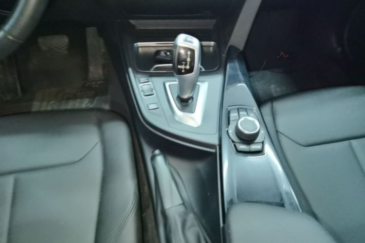BMW 3 Series 2017 #18 BMW 3 Series 2017 car image #18