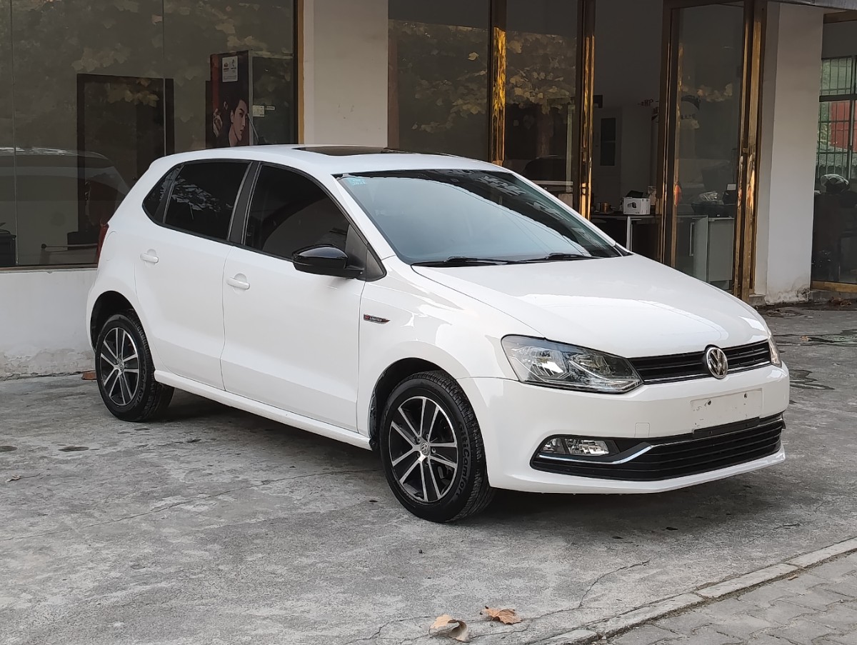 Volkswagen Polo 2014 car image 
