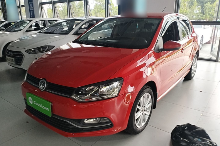 Volkswagen Polo 2015 car image #2