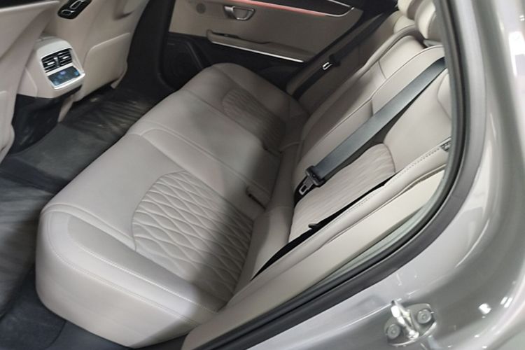 BYD Han 2024 car image #17