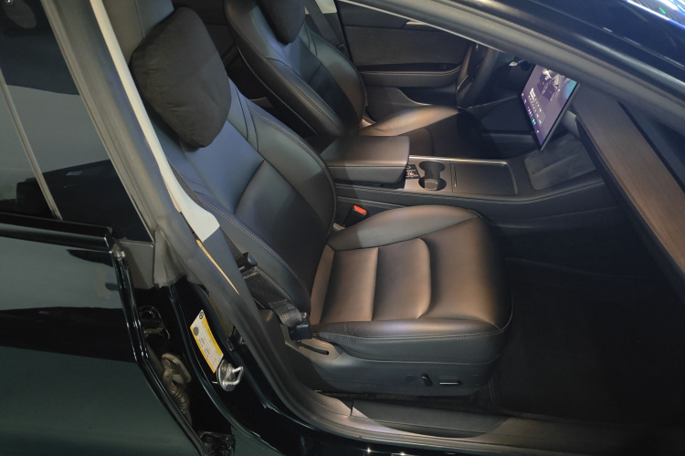 Tesla Model 3 2022 car image #24