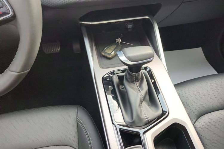 GEELY Emgrand 2023 изображение автомобиля #18