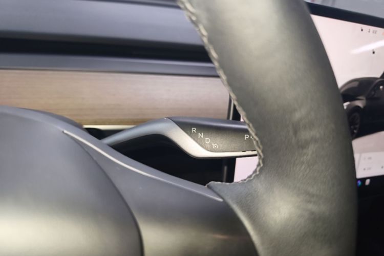 Tesla Model Y 2022 #18 Tesla Model Y 2022 car image #18
