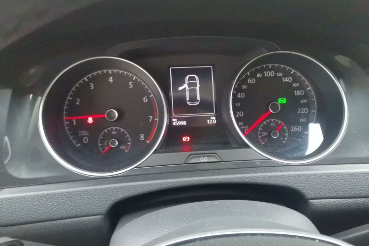 Volkswagen Golf 2019 car image #12