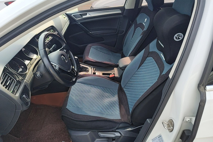Volkswagen Golf 2020 car image #15