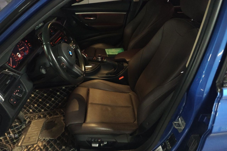 BMW 3 Series 2018 car image #17