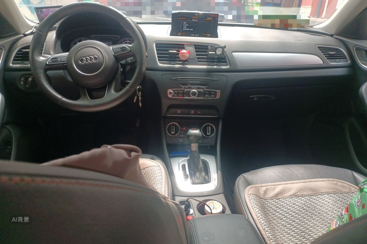 Audi Q3 2019 car image #11