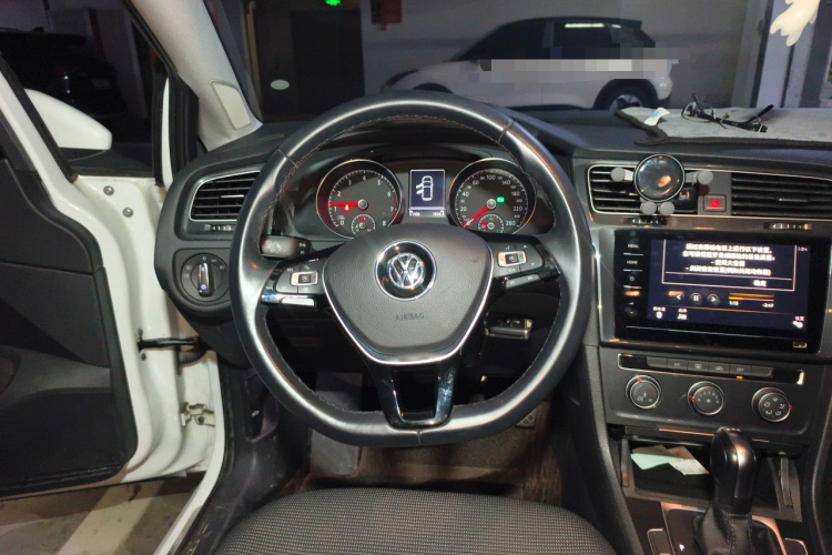 Volkswagen Golf 2020 #19 Volkswagen Golf 2020 car image #19