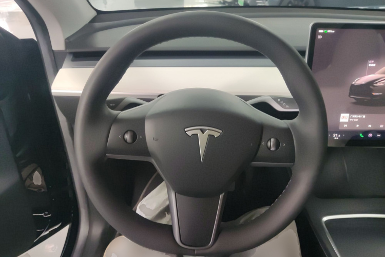Tesla Model Y 2023 #15 Tesla Model Y 2023 car image #15