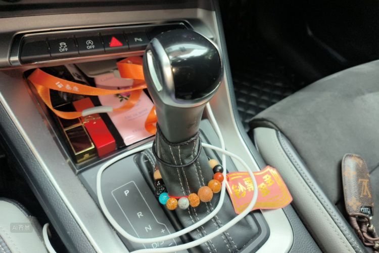 Audi Q3 2019 car image #16