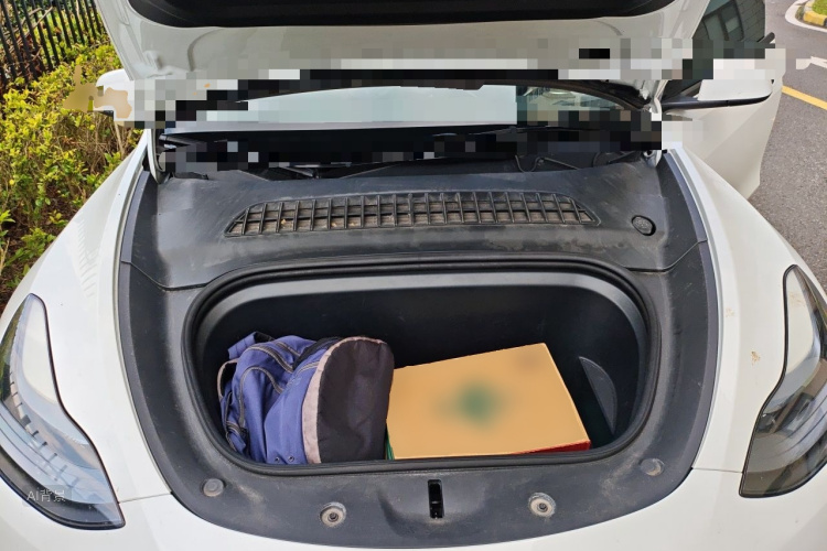 Tesla Model Y 2023 immagine di auto #22