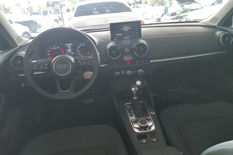 Audi A3 2019 #11 Audi A3 2019 صورة سيارة #11