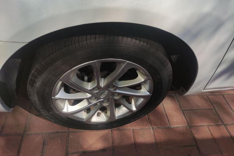 GEELY Emgrand 2021 #9 GEELY Emgrand 2021 image de voiture #9
