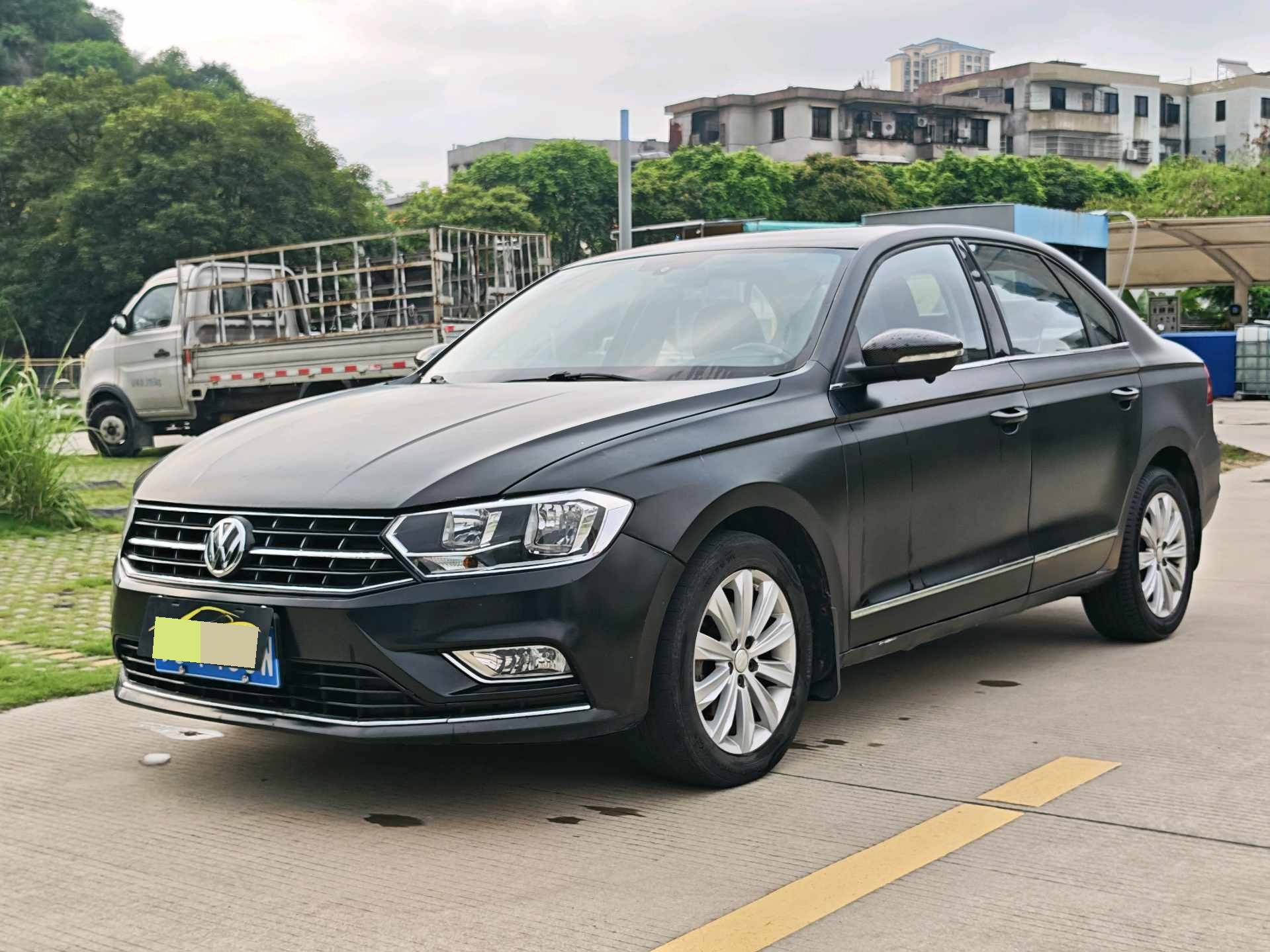 Volkswagen Bora 2016 car image 
