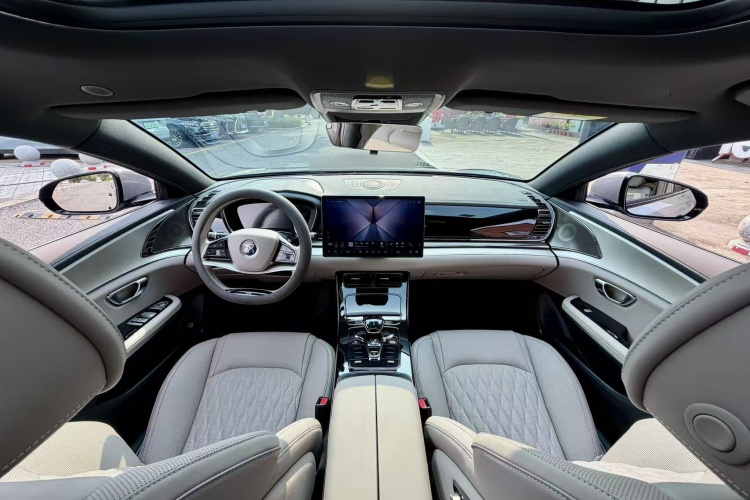 BYD Han 2024 car image #13
