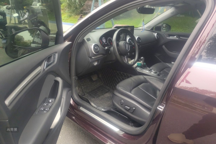 Audi A3 2019 car image #18
