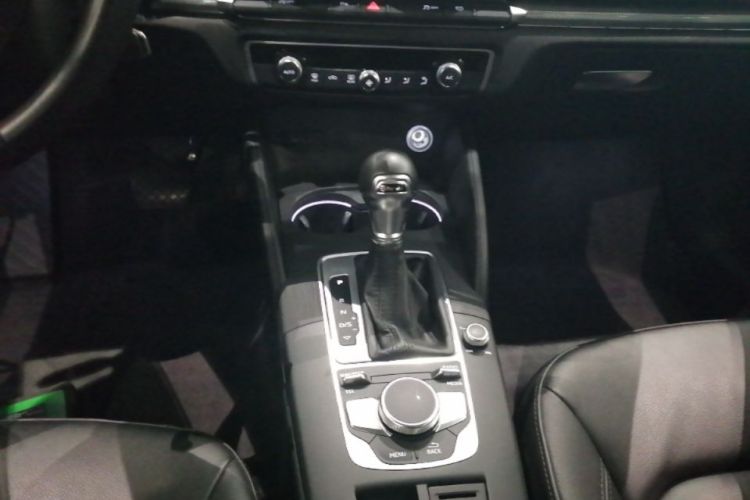 Audi A3 2019 car image #14