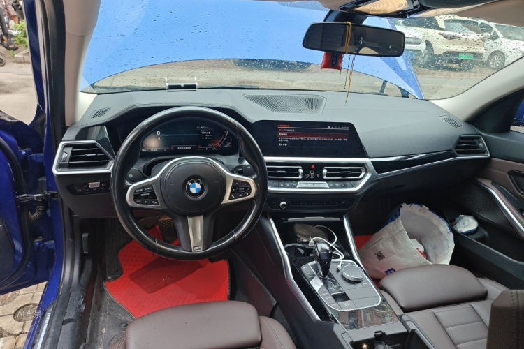 BMW 3 Series 2021 car image #11