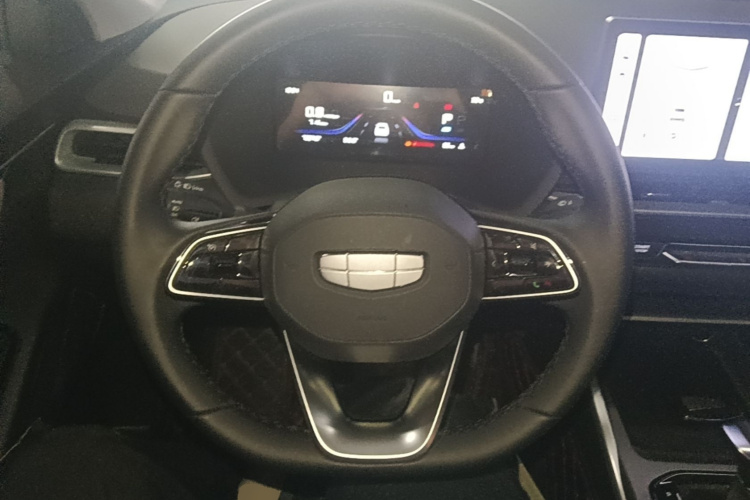 GEELY Emgrand 2025 #15 GEELY Emgrand 2025 car image #15