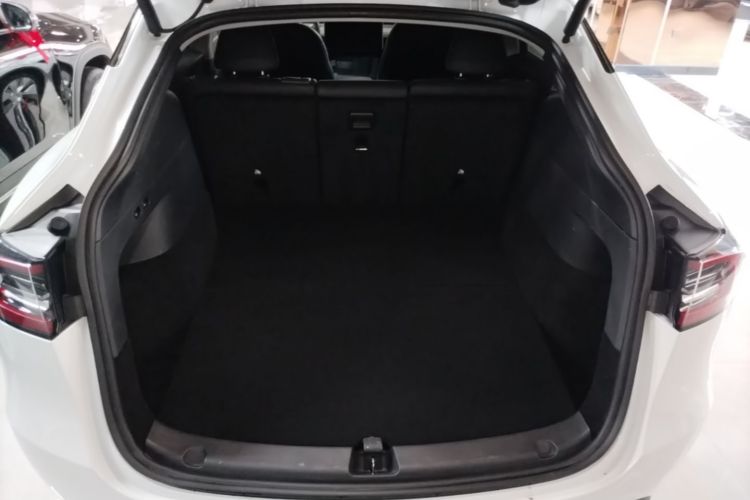 Tesla Model Y 2023 #19 Tesla Model Y 2023 car image #19