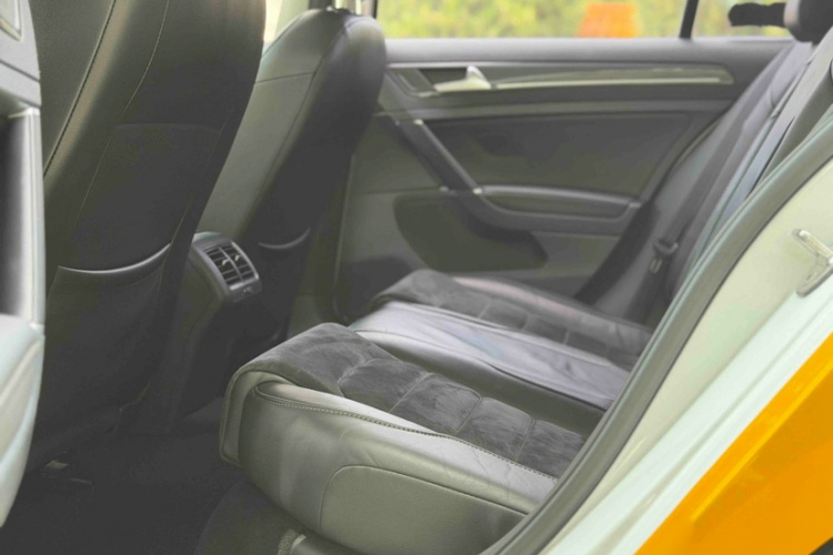 Volkswagen Golf 2018 car image #15