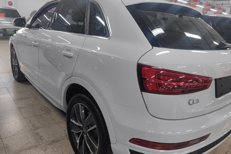 Audi Q3 2019 #5 Audi Q3 2019 صورة سيارة #5