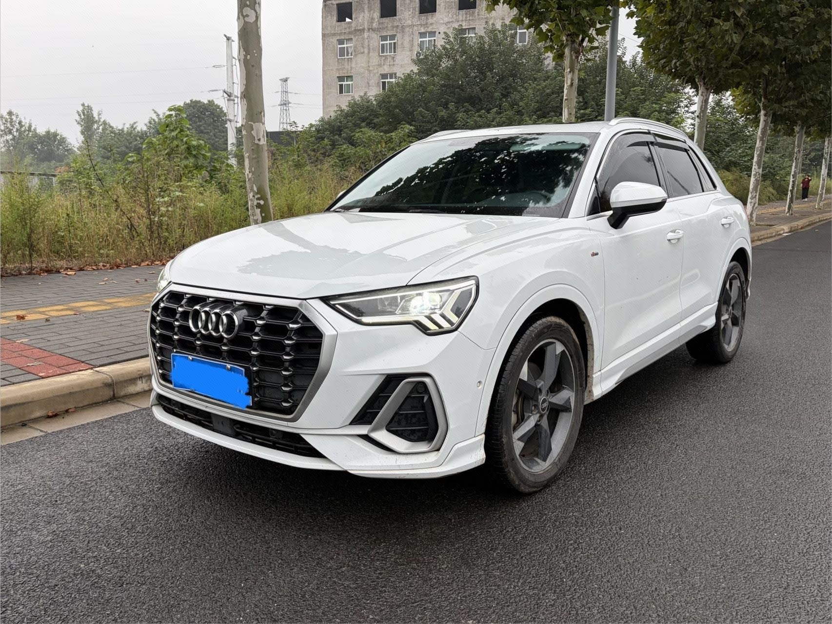 Audi Q3 2022 car image 