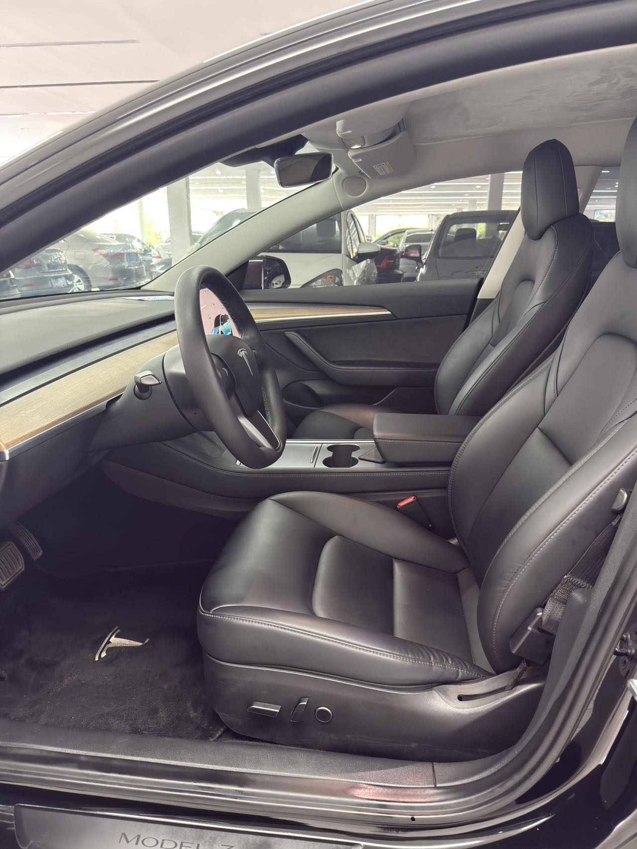 Tesla Model 3 2023 car image #6